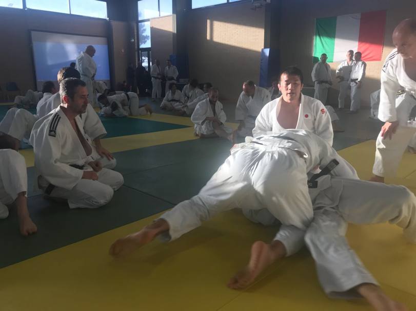 Un momento della lezione pratica con i campioni giapponesi